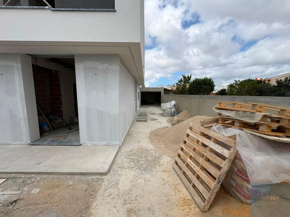 Moradia T4 para Venda em São Domingos de Rana Foto 27