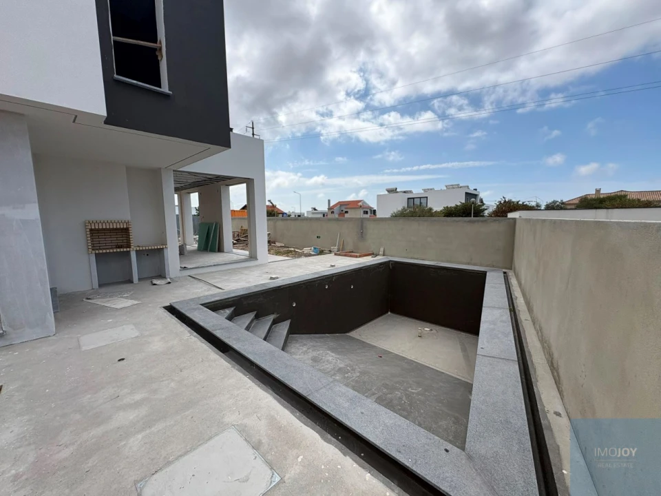 Moradia T4 para Venda em São Domingos de Rana Foto 34