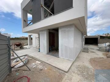 Moradia T4 para Venda em São Domingos de Rana