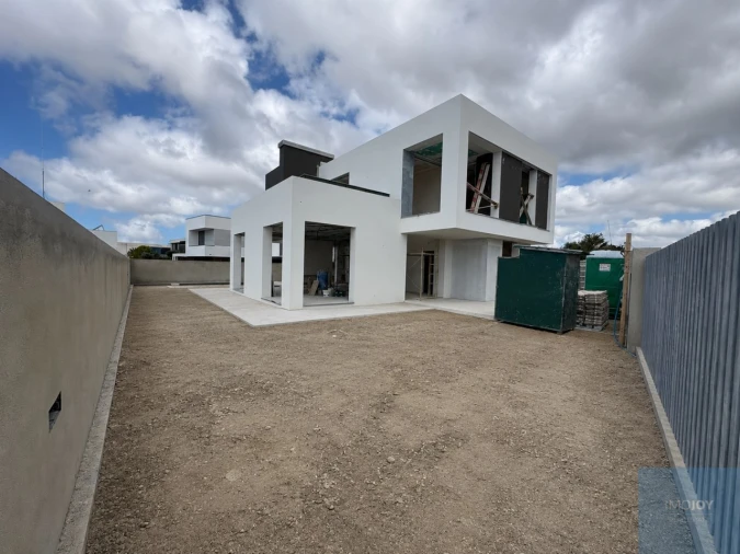Moradia T4 para Venda em São Domingos de Rana Foto 2