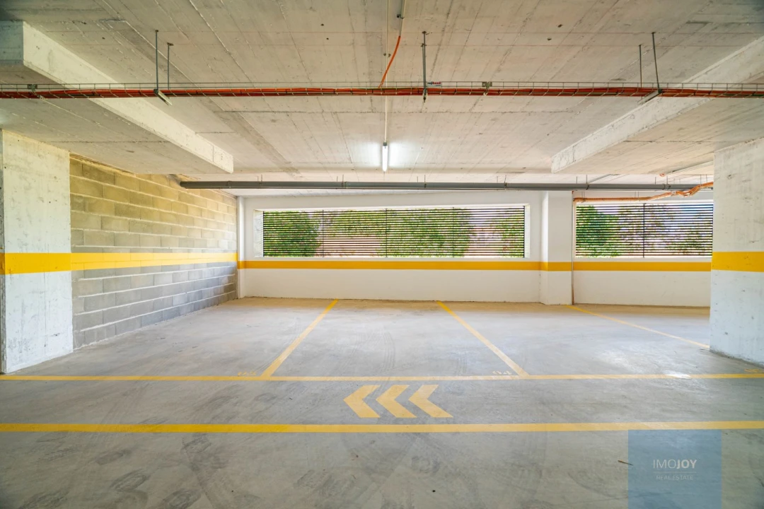 Garagem para Venda em Portimão Foto 4