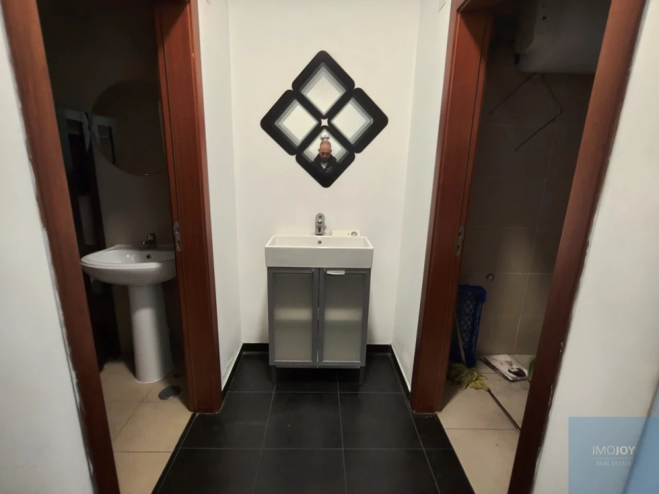 Loja para Venda em Pontinha e Famões Foto 7