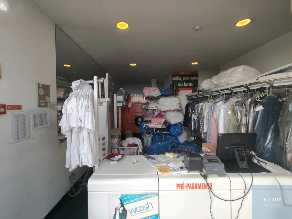 Loja para Venda em Pontinha e Famões Foto 17