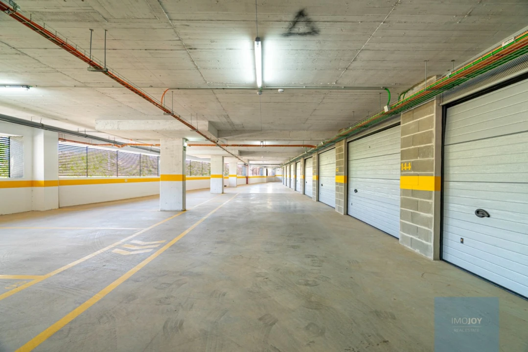 Garagem para Venda em Portimão Foto 4