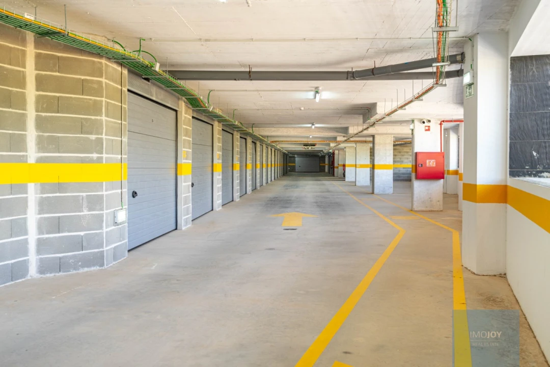 Garagem para Venda em Portimão Foto 3