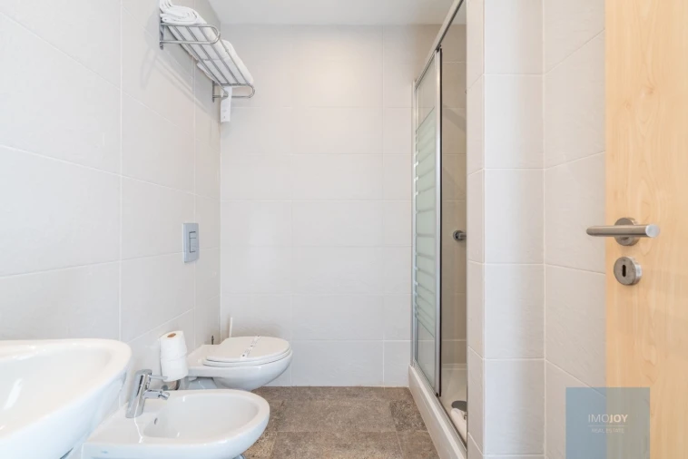 Apartamento T1 para Venda em Mexilhoeira Grande Foto 32