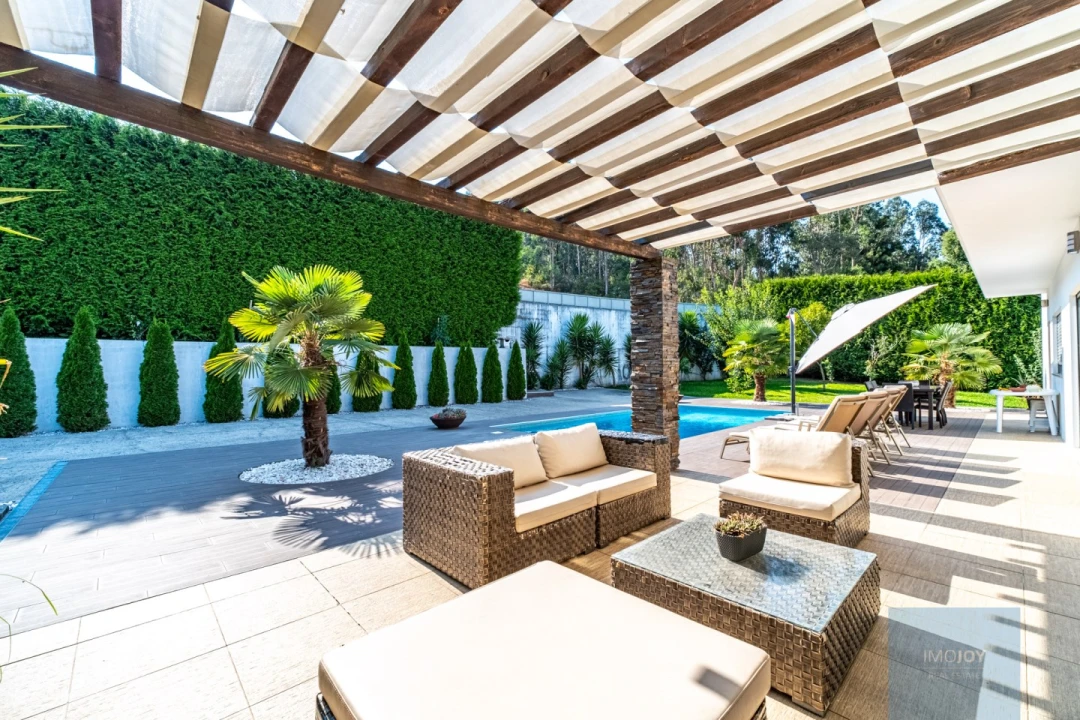 Moradia T5 para Venda em Cete Foto 2