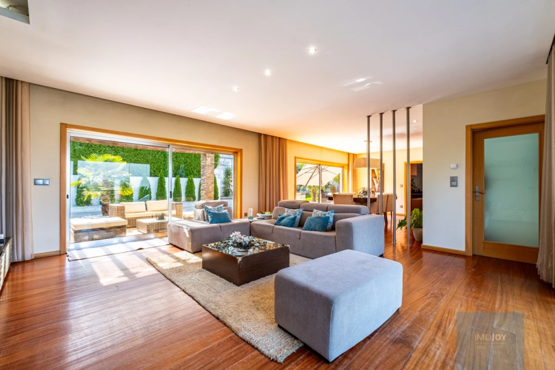 Moradia T5 para Venda em Cete Foto 5