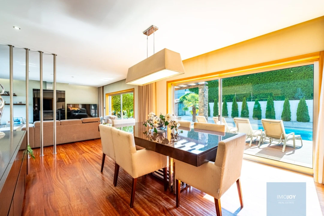 Moradia T5 para Venda em Cete Foto 6