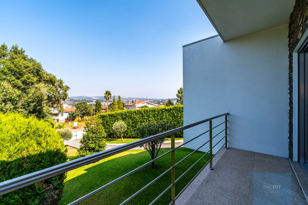 Moradia T5 para Venda em Cete Foto 25