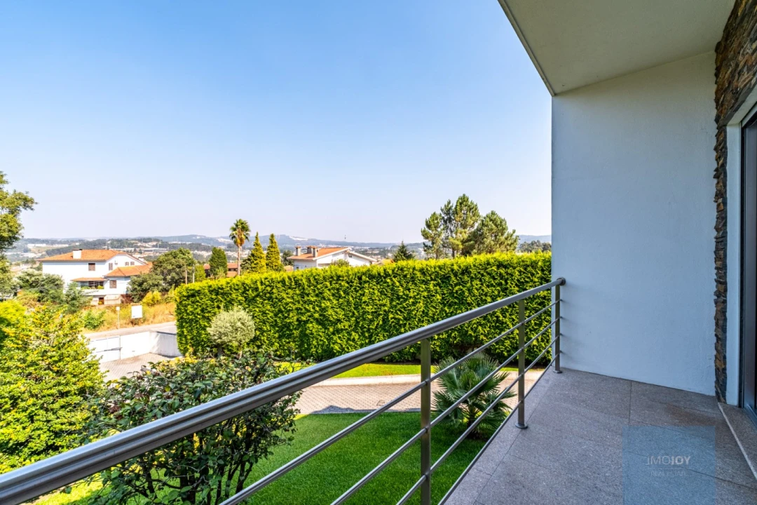 Moradia T5 para Venda em Cete Foto 28