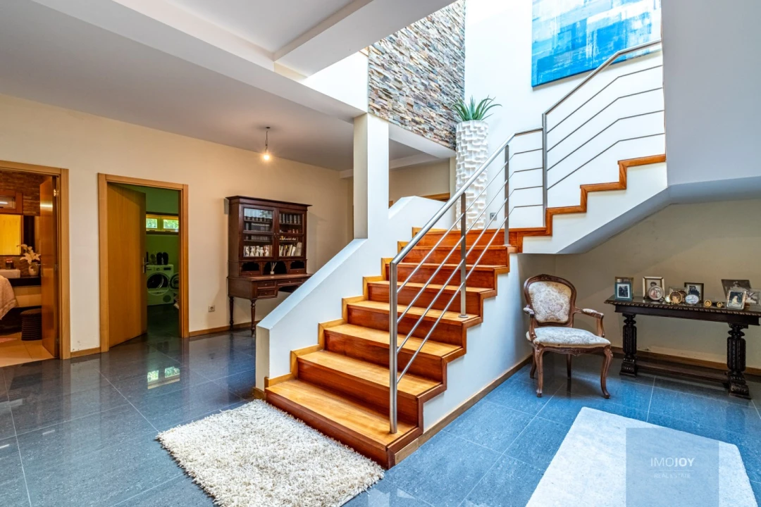 Moradia T5 para Venda em Cete Foto 32