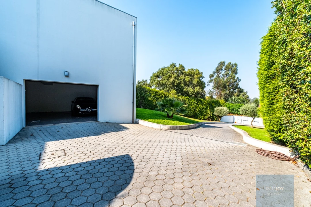 Moradia T5 para Venda em Cete Foto 40