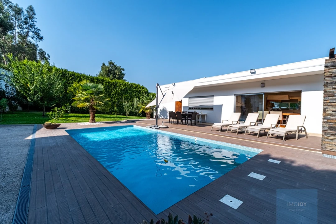 Moradia T5 para Venda em Cete Foto 42