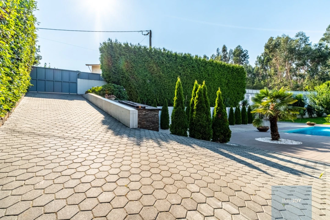 Moradia T5 para Venda em Cete Foto 44