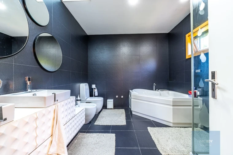 Moradia T5 para Venda em Cete Foto 24