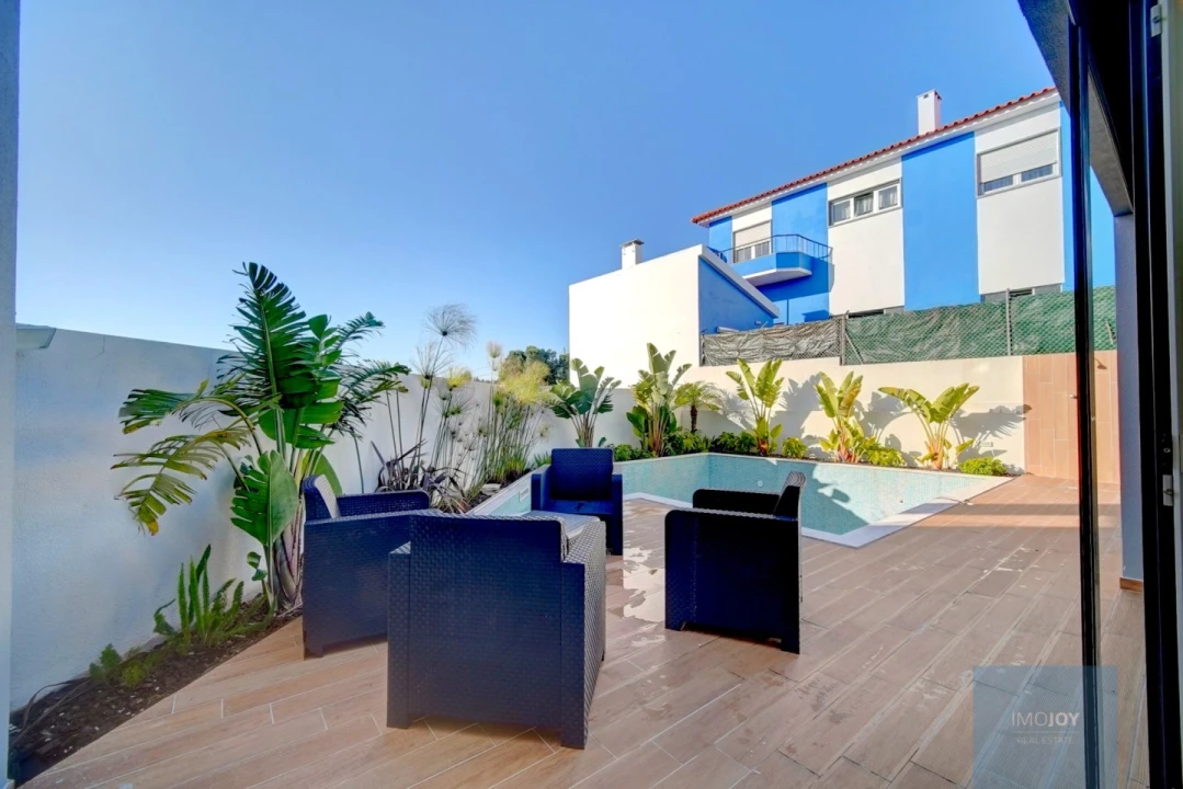 Moradia T4 para Venda em Alcabideche Foto 2