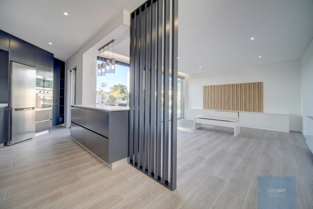 Moradia T4 para Venda em Alcabideche Foto 9