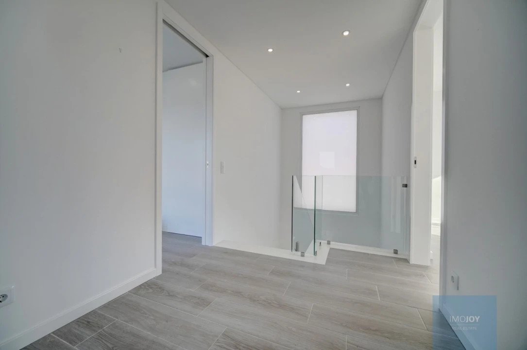 Moradia T4 para Venda em Alcabideche Foto 14