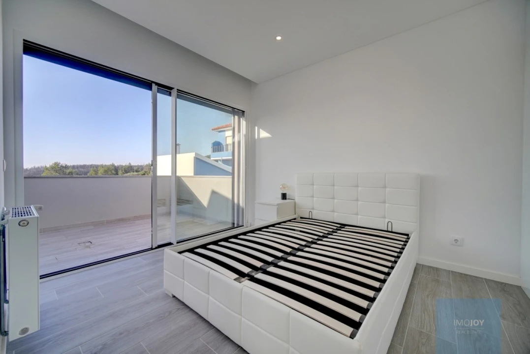 Moradia T4 para Venda em Alcabideche Foto 15