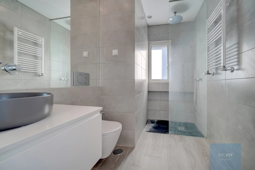 Moradia T4 para Venda em Alcabideche Foto 18