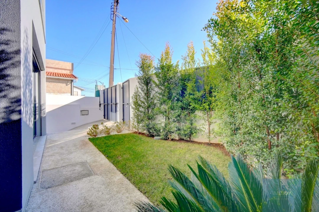 Moradia T4 para Venda em Alcabideche Foto 4