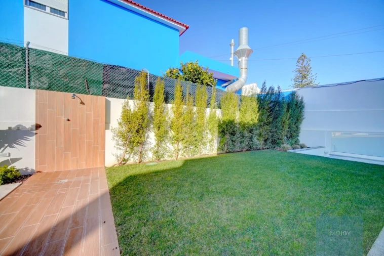 Moradia T4 para Venda em Alcabideche Foto 3