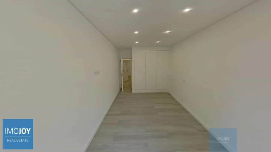 Apartamento T3 para Venda em Portimão Foto 32