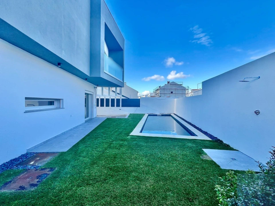 Moradia T3 para Venda em São Domingos de Rana Foto 34