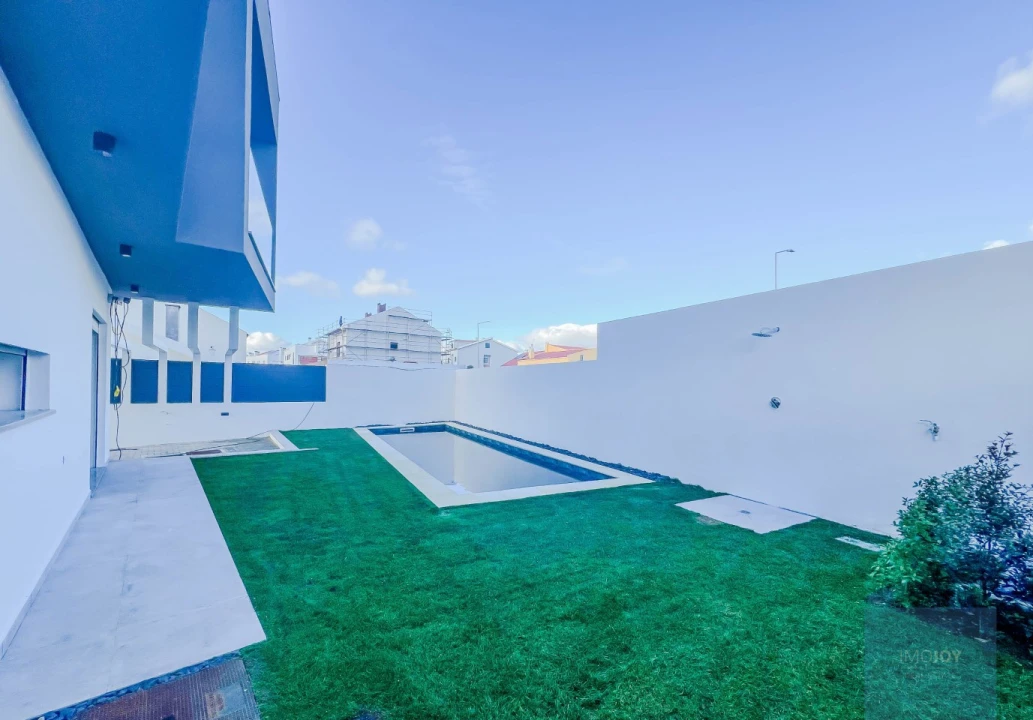 Moradia T3 para Venda em São Domingos de Rana Foto 36