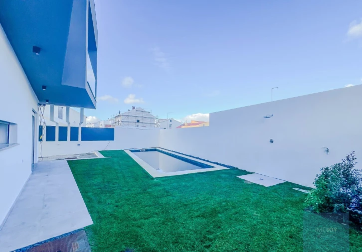 Moradia T3 para Venda em São Domingos de Rana Foto 36