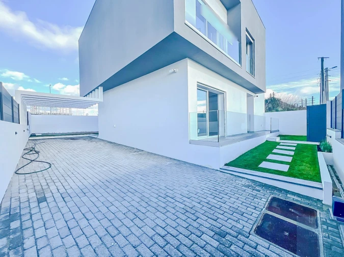 Moradia T3 para Venda em São Domingos de Rana Foto 40