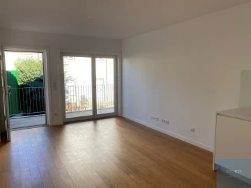 Apartamento T1 para Arrendamento em Aldoar, Foz do Douro e Nevogilde