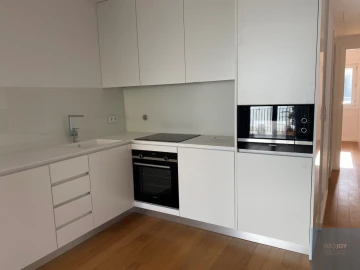 Apartamento T1 para Arrendamento em Aldoar, Foz do Douro e Nevogilde