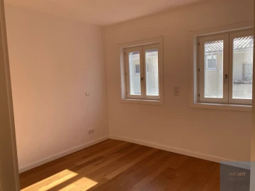 Apartamento T1 para Arrendamento em Aldoar, Foz do Douro e Nevogilde