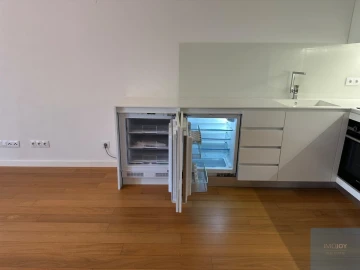 Apartamento T1 para Arrendamento em Aldoar, Foz do Douro e Nevogilde