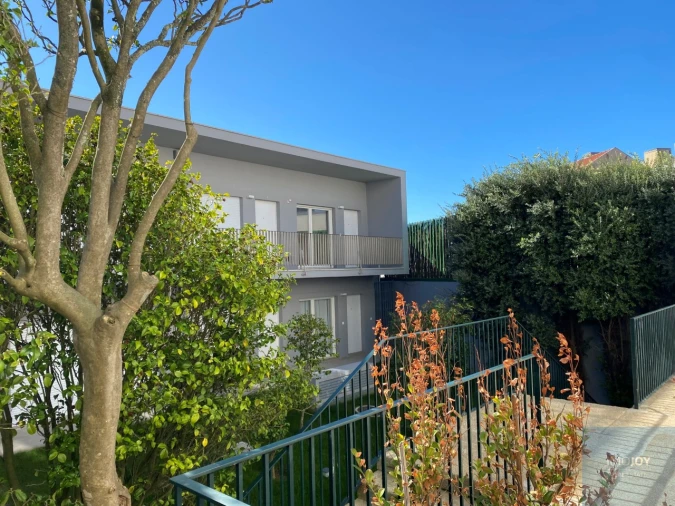 Apartamento T1 para Arrendamento em Aldoar, Foz do Douro e Nevogilde