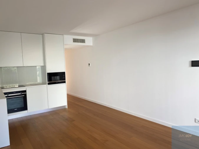 Apartamento T1 para Arrendamento em Aldoar, Foz do Douro e Nevogilde Foto 6