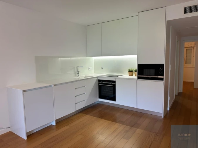 Apartamento T1 para Arrendamento em Aldoar, Foz do Douro e Nevogilde Foto 4