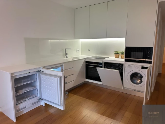 Apartamento T1 para Arrendamento em Aldoar, Foz do Douro e Nevogilde Foto 8