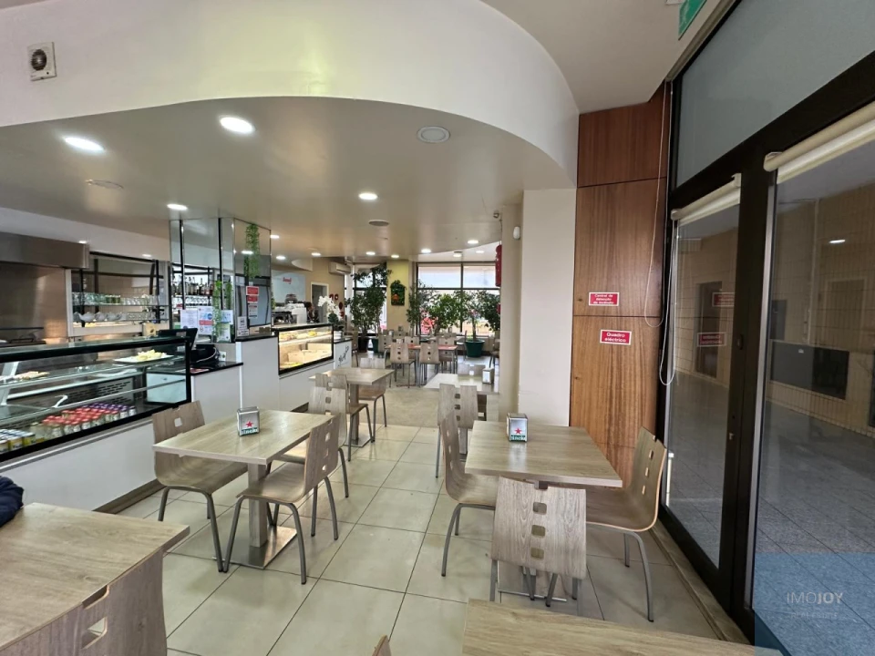 Loja para Arrendamento em Mafamude e Vilar do Paraíso Foto 4