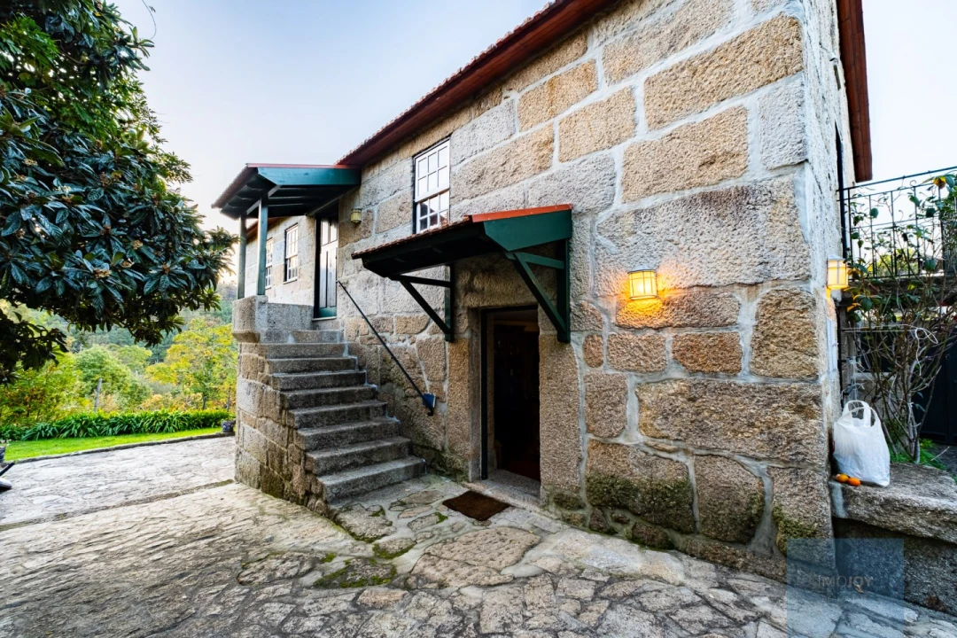 Quinta T3 para Venda em Oliveira do Douro Foto 4