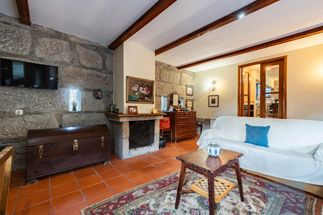 Quinta T3 para Venda em Oliveira do Douro Foto 7