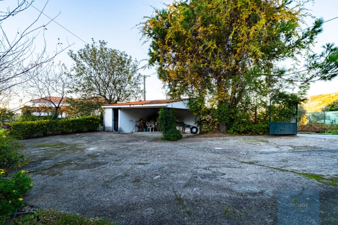 Quinta T3 para Venda em Oliveira do Douro Foto 31