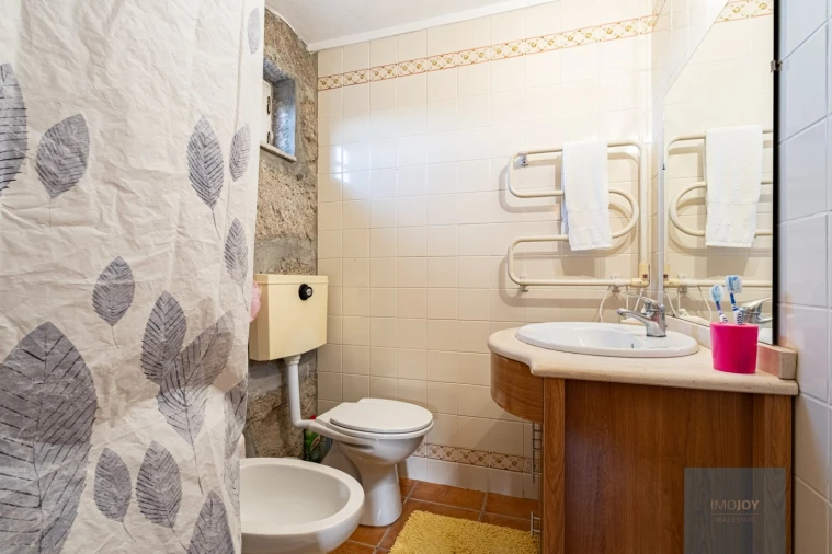 Quinta T3 para Venda em Oliveira do Douro Foto 12