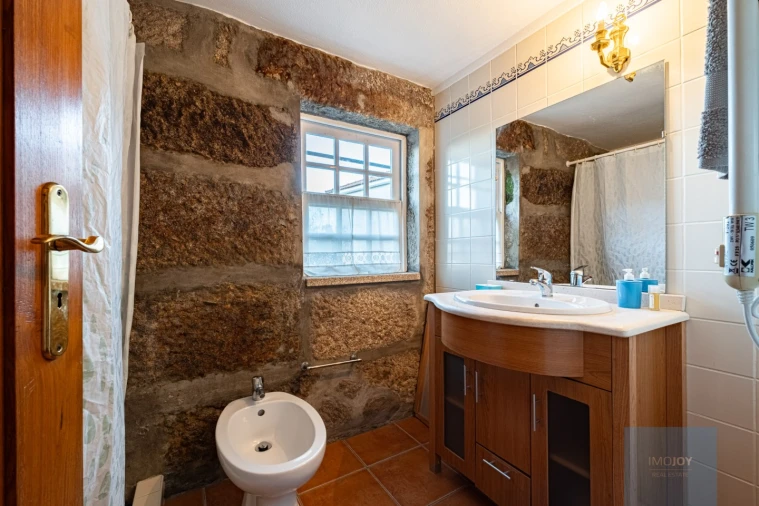 Quinta T3 para Venda em Oliveira do Douro Foto 13