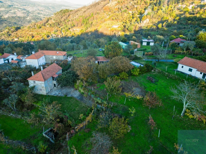 Quinta T3 para Venda em Oliveira do Douro Foto 41