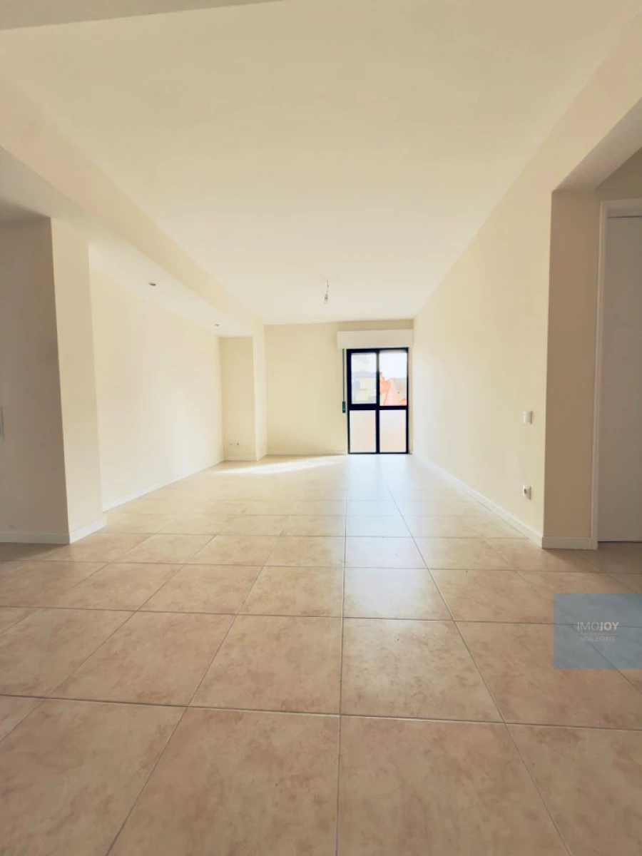 Apartamento T2 para Venda em Algueirão-Mem Martins Foto 3