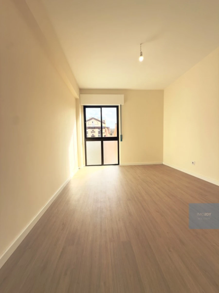 Apartamento T2 para Venda em Algueirão-Mem Martins Foto 11