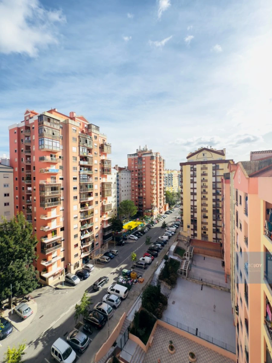 Apartamento T2 para Venda em Algueirão-Mem Martins Foto 17